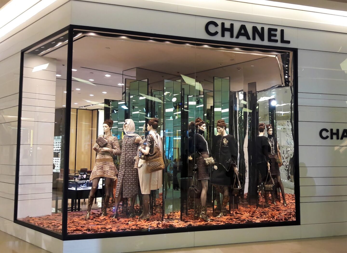 The Types and Importance of Window Displays - Unibox